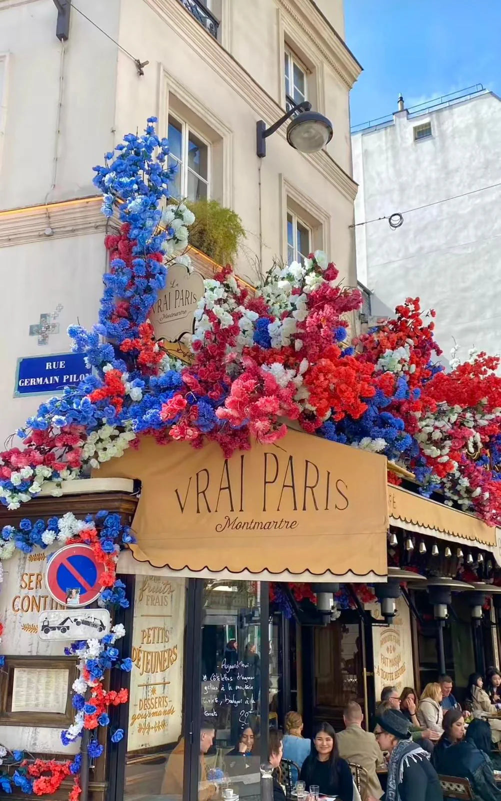 Paris Travel Map (English)